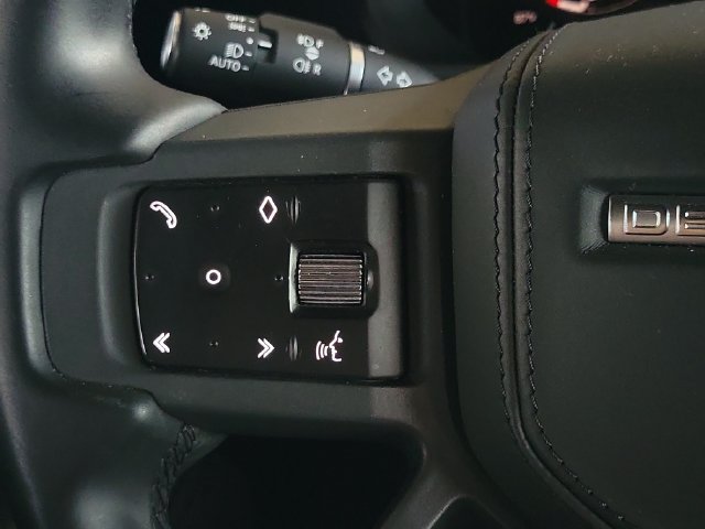 Used 2023 Land Rover Defender 110 X AWD/4WD image 24