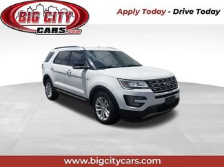 Used 2017 Ford Explorer XLT FWD video 1