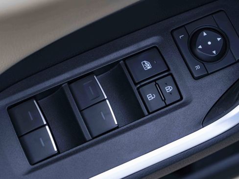 Used 2025 Toyota RAV4 Limited image 37