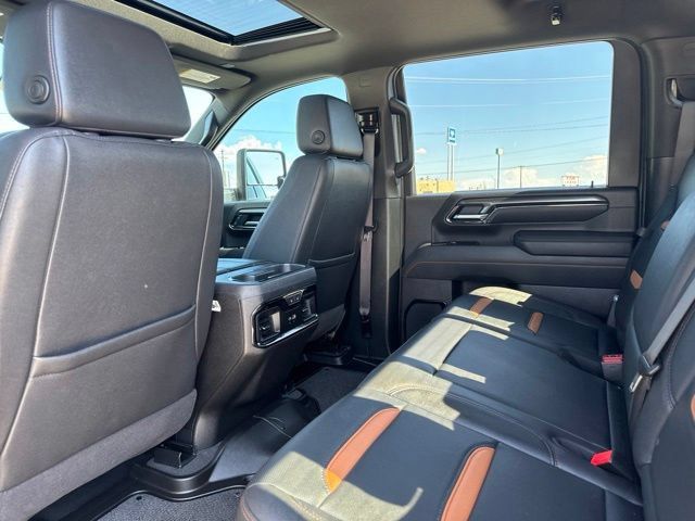 Used 2025 GMC Sierra 2500 AT4 w/ AT4 Premium Plus Package AWD/4WD image 28