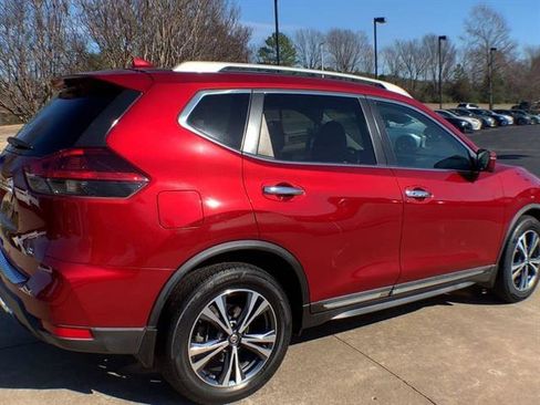 Used 2018 Nissan Rogue SL w/ Premium Package image 8