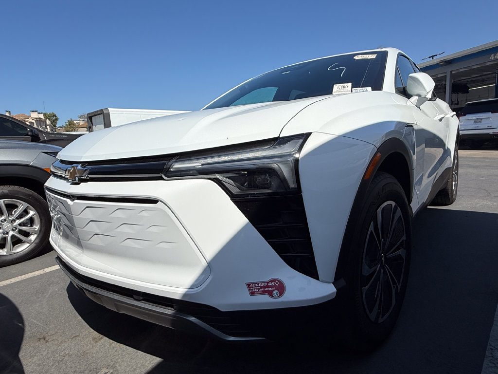 Used 2024 Chevrolet Blazer EV LT AWD/4WD image 2