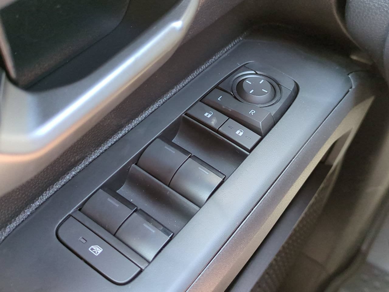 Used 2025 Toyota Tacoma Limited AWD/4WD image 24
