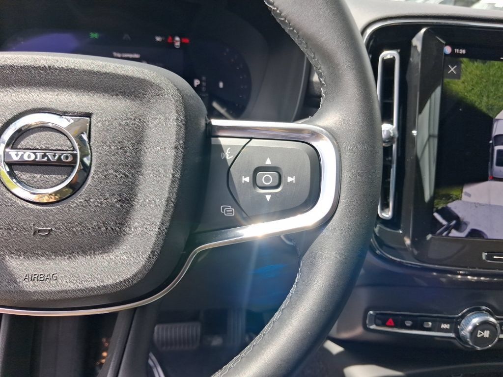 Certified 2025 Volvo XC40 B5 Ultra w/ Protection Package AWD/4WD image 20