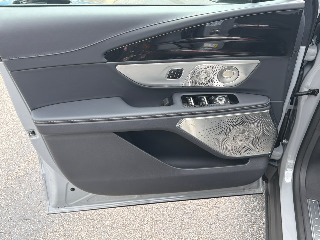 New 2026 Lincoln Nautilus Reserve AWD/4WD image 11