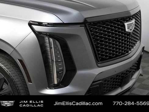 Certified 2026 Cadillac Escalade V w/ LPO, Onyx Lite Package AWD/4WD image 42