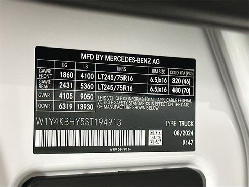 Used 2025 Mercedes-Benz Sprinter 2500 image 31