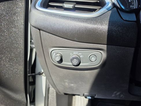 Used 2021 Chevrolet Equinox LT FWD image 24