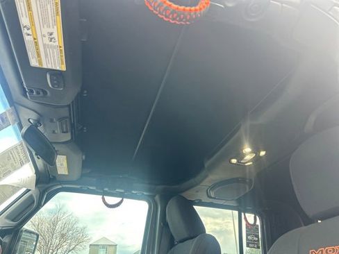 Used 2021 Jeep Gladiator Mojave w/ Trailer Tow Package image 17