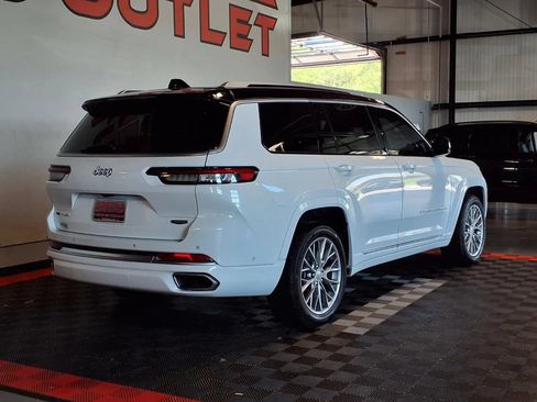 Used 2022 Jeep Grand Cherokee L Summit w/ Luxury Tech Group V AWD/4WD image 8