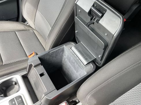 Used 2024 Ford Explorer XLT image 28