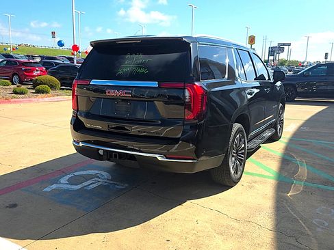 Used 2025 GMC Yukon Elevation AWD/4WD image 6