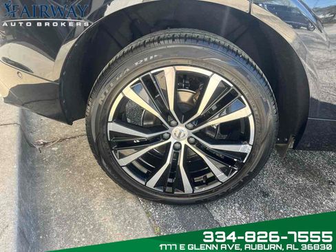 Used 2023 Volvo XC60 B5 Plus image 36