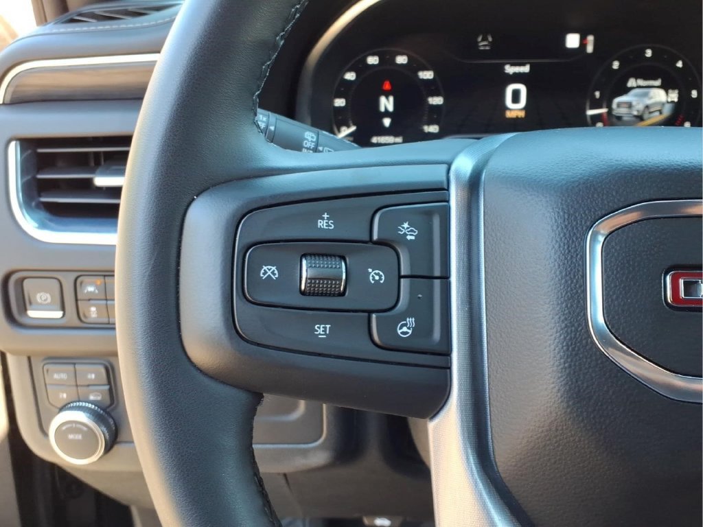 Used 2023 GMC Yukon XL SLT w/ SLT Premium Package AWD/4WD image 11