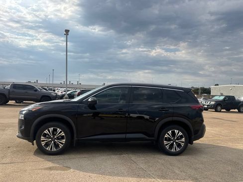 Used 2023 Nissan Rogue SV w/ SV Premium B Package FWD image 12