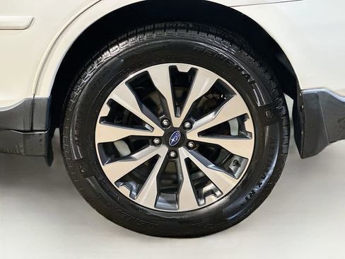 Used 2017 Subaru Outback 2.5i Limited AWD/4WD image 7