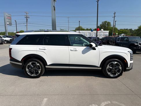 Used 2026 Hyundai Palisade Limited AWD/4WD image 2