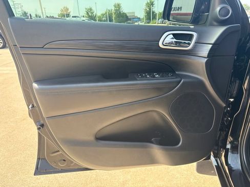 Used 2022 Jeep Grand Cherokee Laredo X AWD/4WD image 18