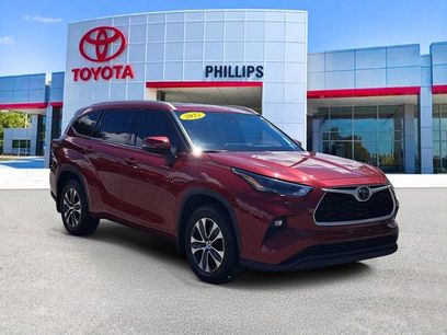 Used 2022 Toyota Highlander XLE