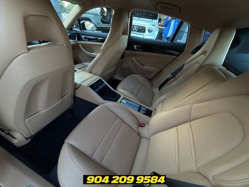 Used 2020 Porsche Panamera 4 AWD/4WD image 31