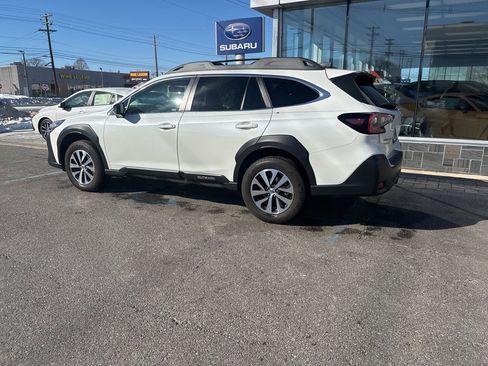 Certified 2025 Subaru Outback Premium w/ Popular Package #1A image 13