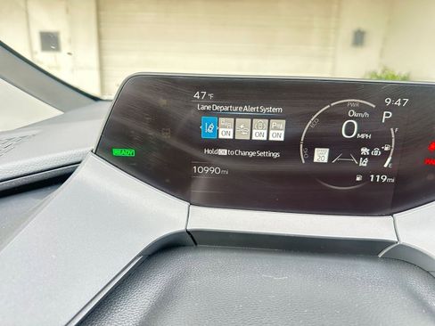 Used 2025 Toyota Prius LE image 14