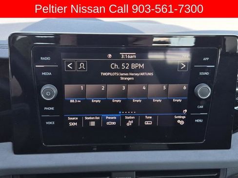 Used 2025 Volkswagen Jetta SE image 32