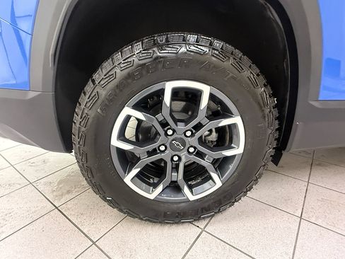 Certified 2025 Chevrolet Equinox ACTIV w/ Safety and Technology Package image 14