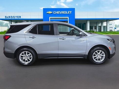 Used 2024 Chevrolet Equinox LT image 6