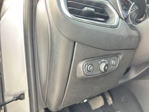 Used 2020 Chevrolet Equinox LT FWD image 35