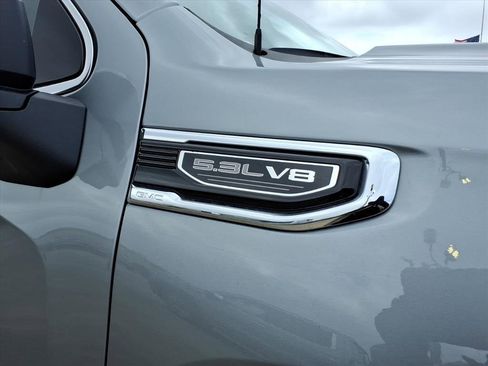 New 2026 GMC Sierra 1500 SLT image 10