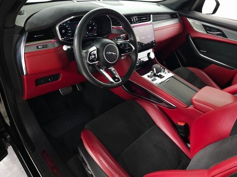 Used 2022 Jaguar F-PACE SVR image 20
