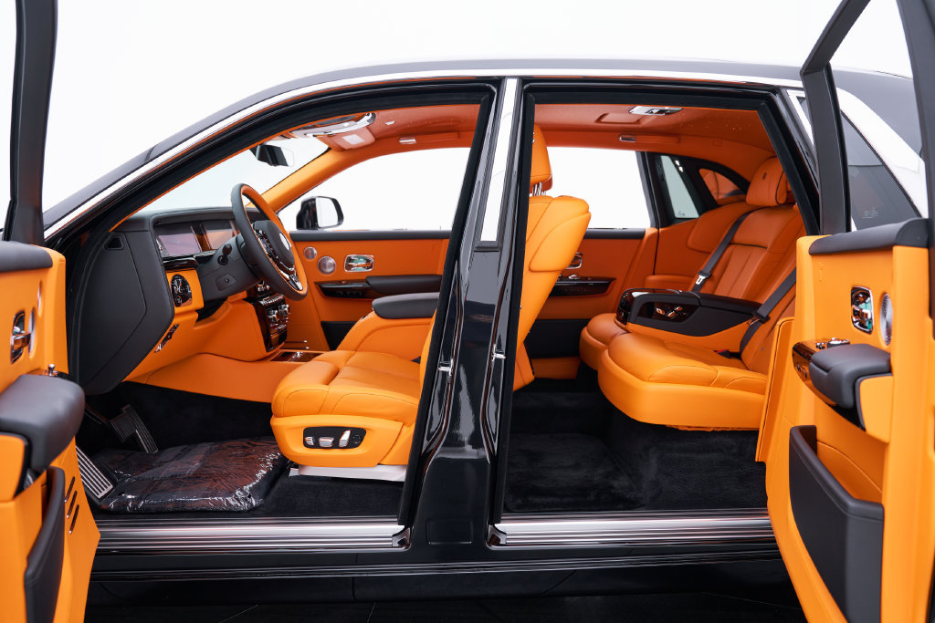 Used 2026 Rolls-Royce Phantom Sedan RWD image 46