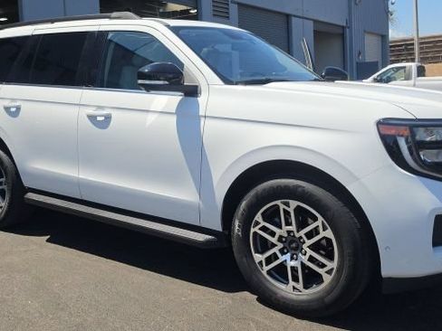 Used 2025 Ford Expedition Active RWD image 4