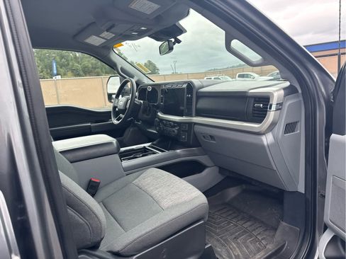 Used 2024 Ford F250 XLT w/ XLT Premium Package AWD/4WD image 10