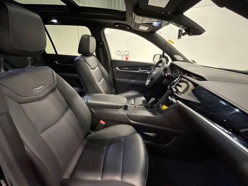 Used 2025 Cadillac XT6 Premium Luxury image 29