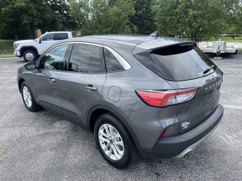 Used 2022 Ford Escape SE image 7