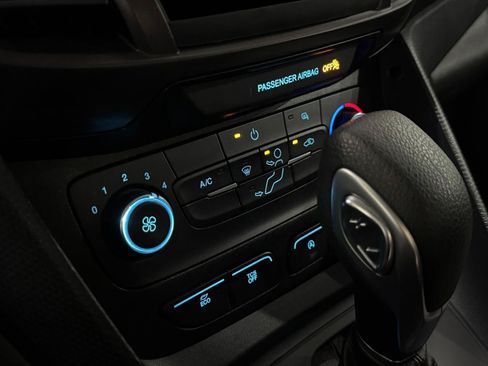 Used 2023 Ford Transit Connect XL FWD image 6