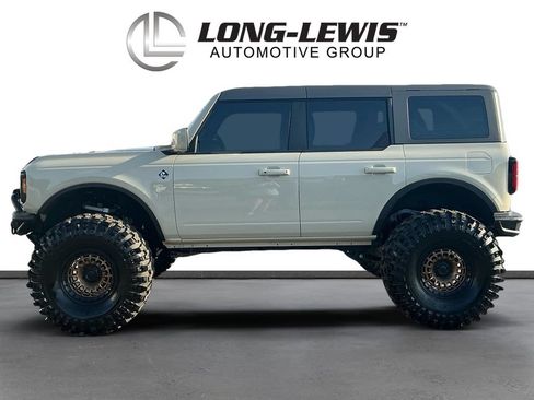 Used 2025 Ford Bronco Outer Banks AWD/4WD image 2