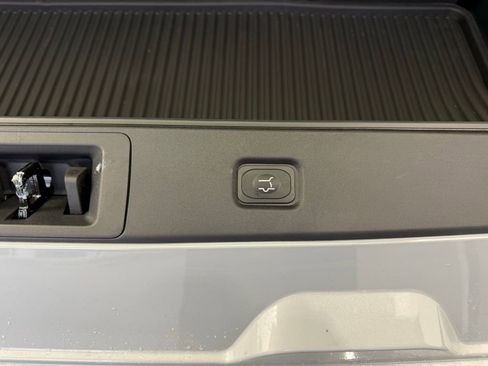 New 2025 Ford Expedition Active image 71