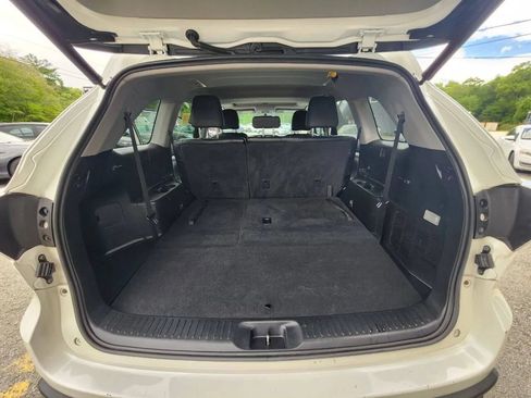 Used 2016 Toyota Highlander XLE AWD/4WD image 14