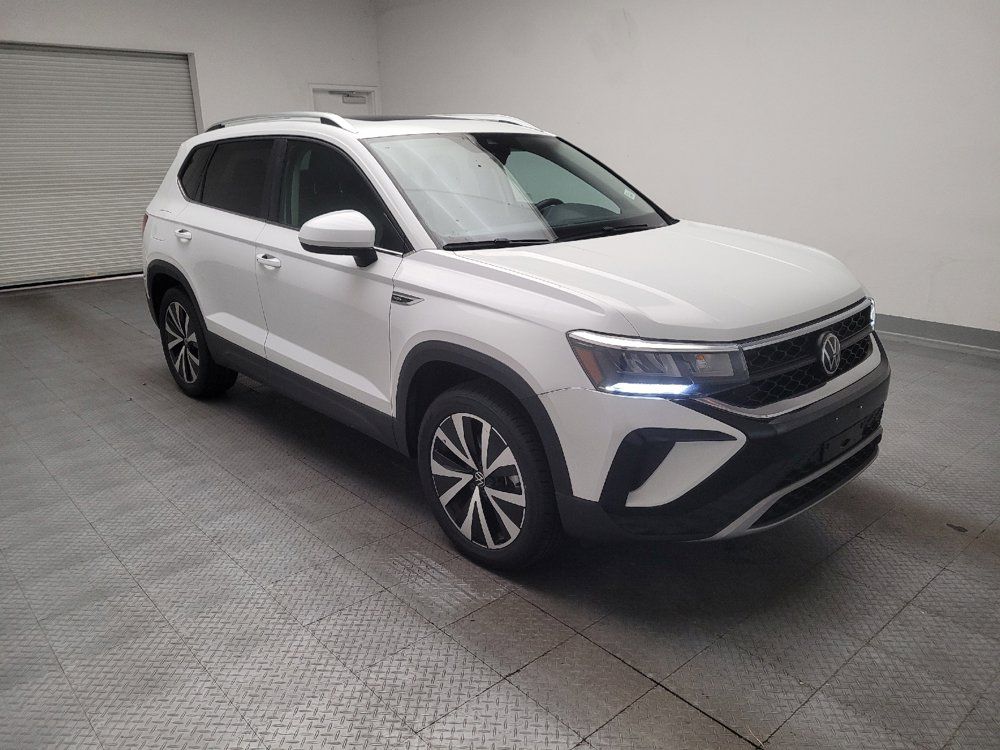 Used 2023 Volkswagen Taos SE w/ Panoramic Sunroof Package AWD/4WD image 13