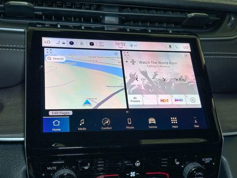 New 2025 Jeep Grand Cherokee Limited w/ Black Appearance Package image 25