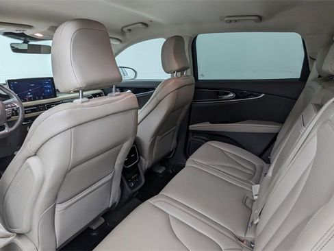 Used 2023 Lincoln Nautilus AWD w/ Premium Package image 32