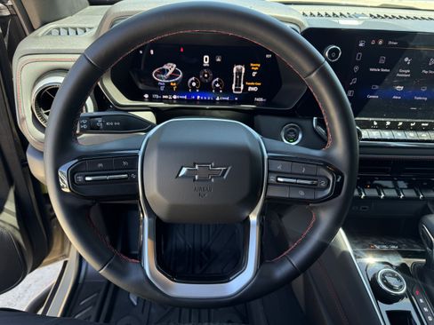 Used 2024 Chevrolet Colorado Z71 w/ Z71 Convenience Package 2 image 19