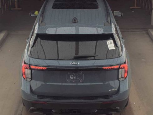 Used 2025 Ford Explorer ST-Line w/ Premium Package image 6