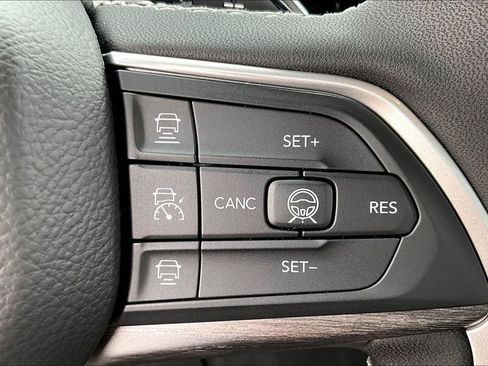 New 2026 Jeep Grand Cherokee Limited AWD/4WD image 24