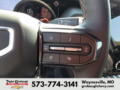 Used 2026 GMC Yukon XL AT4 w/ AT4 Premium Plus Package AWD/4WD image 19