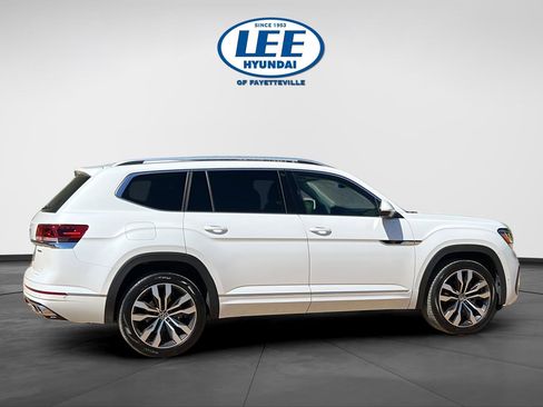 Used 2023 Volkswagen Atlas SEL Premium image 2