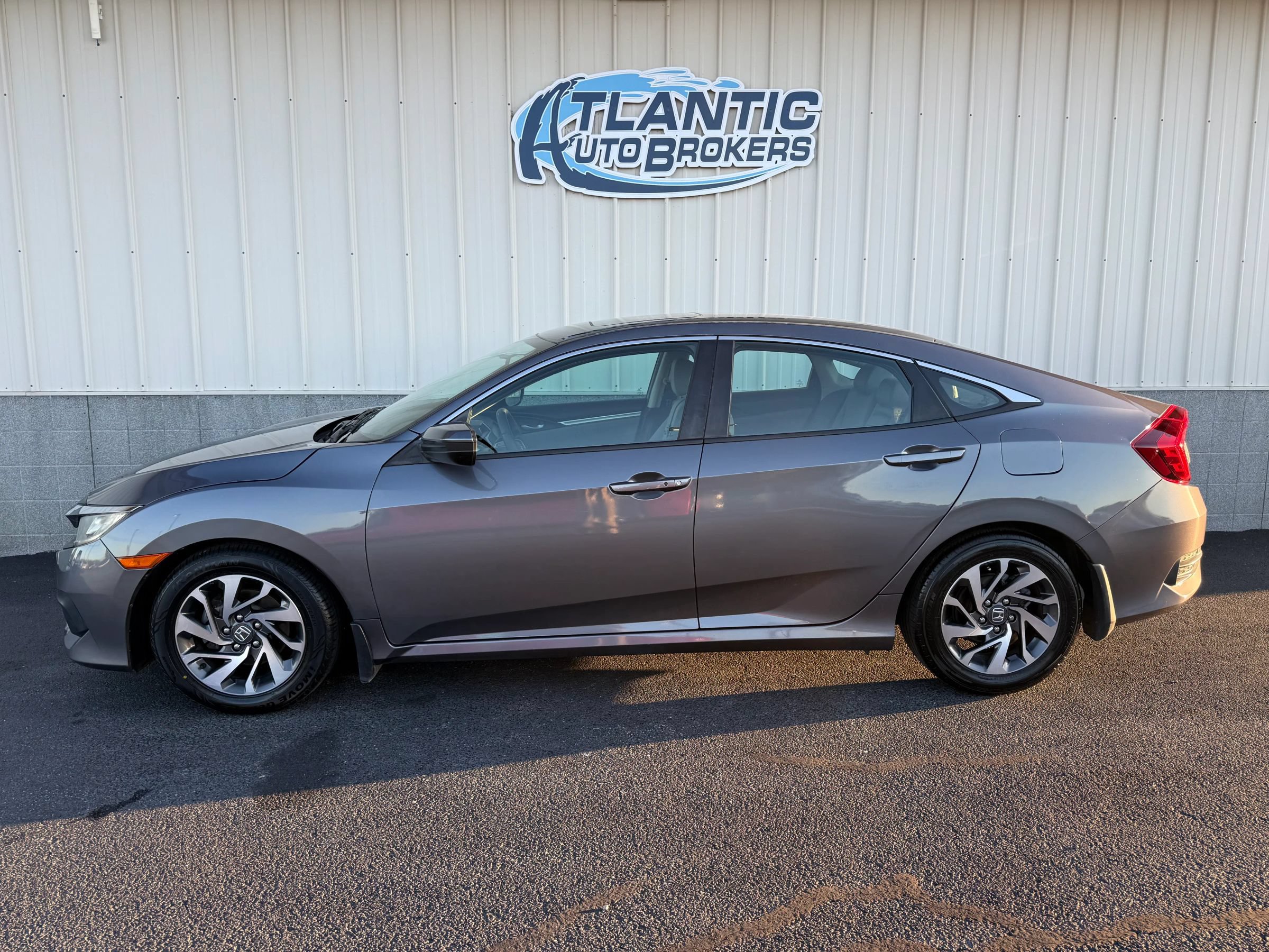 Used 2016 Honda Civic EX image 2